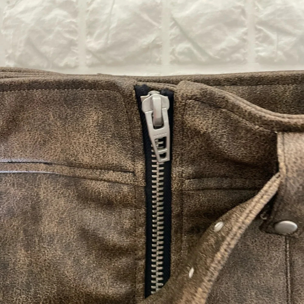 BlankNYC brown faux lea motto micro mini skirt - Picture 7 of 12